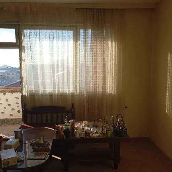 Продава се Тристаен апартамент в Карлово - 101 кв.м за 1238 €/кв.м - Снимка #1