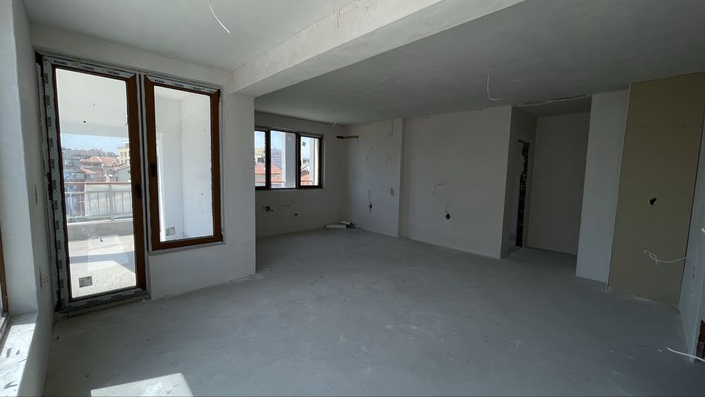 Продава се  в Бургас, Лазур -  кв.м за 0 €/ - Снимка #8