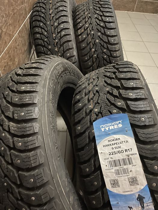 Зимние шины nokian hakapelitta 225/60/17R шипованые