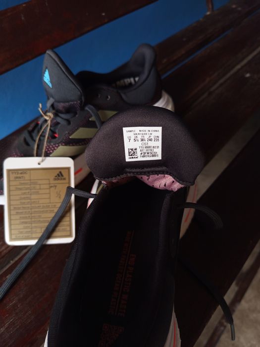 Vând adidași adidas