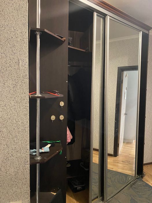 Зеркала, шкаф , прихожая