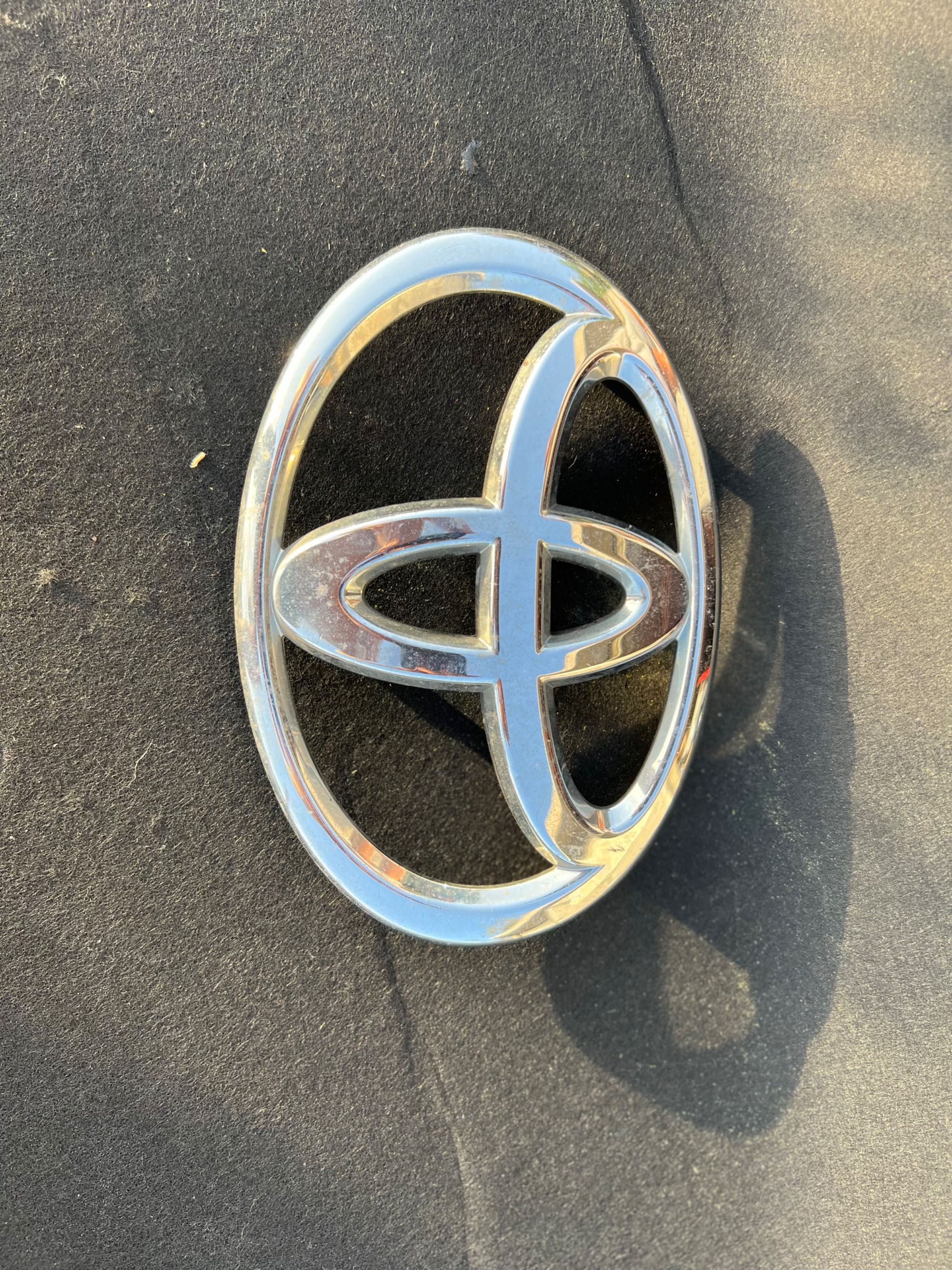 Оригинална емблема за Toyota Rav 4 /Тойота рав 4