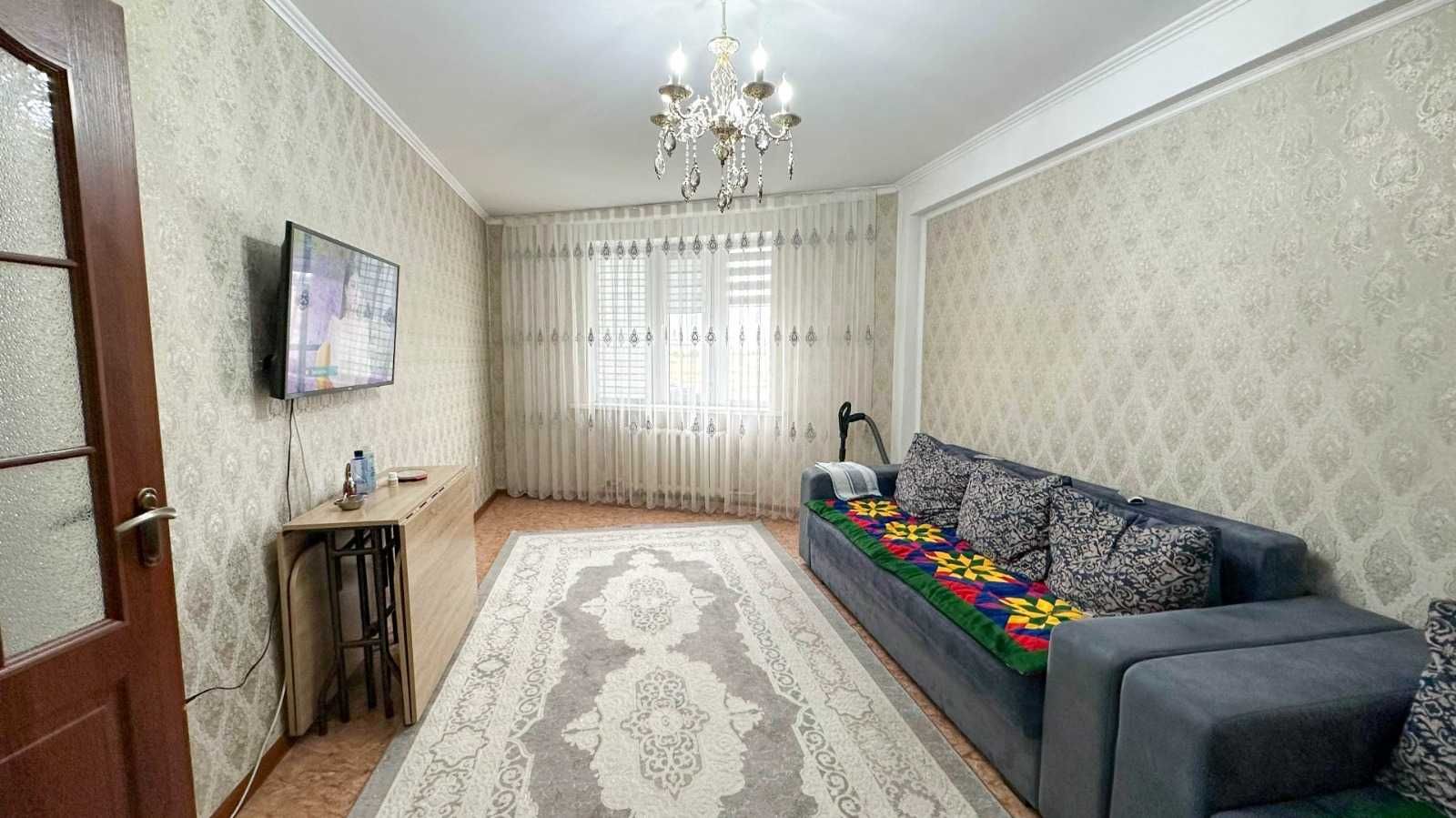продам 2 ком в 8 мкрн