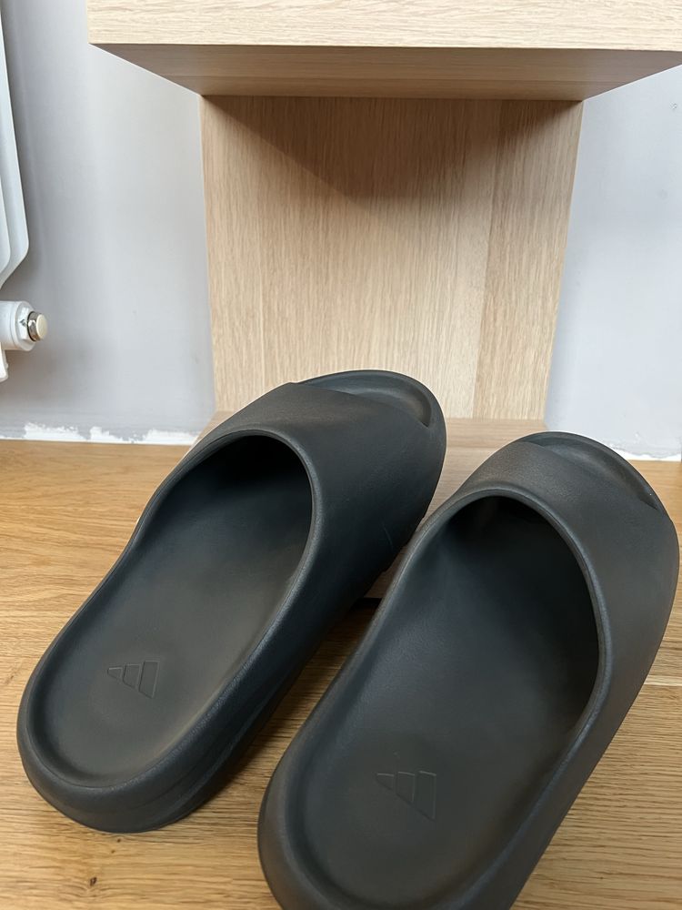 Adidas yeezy slide
