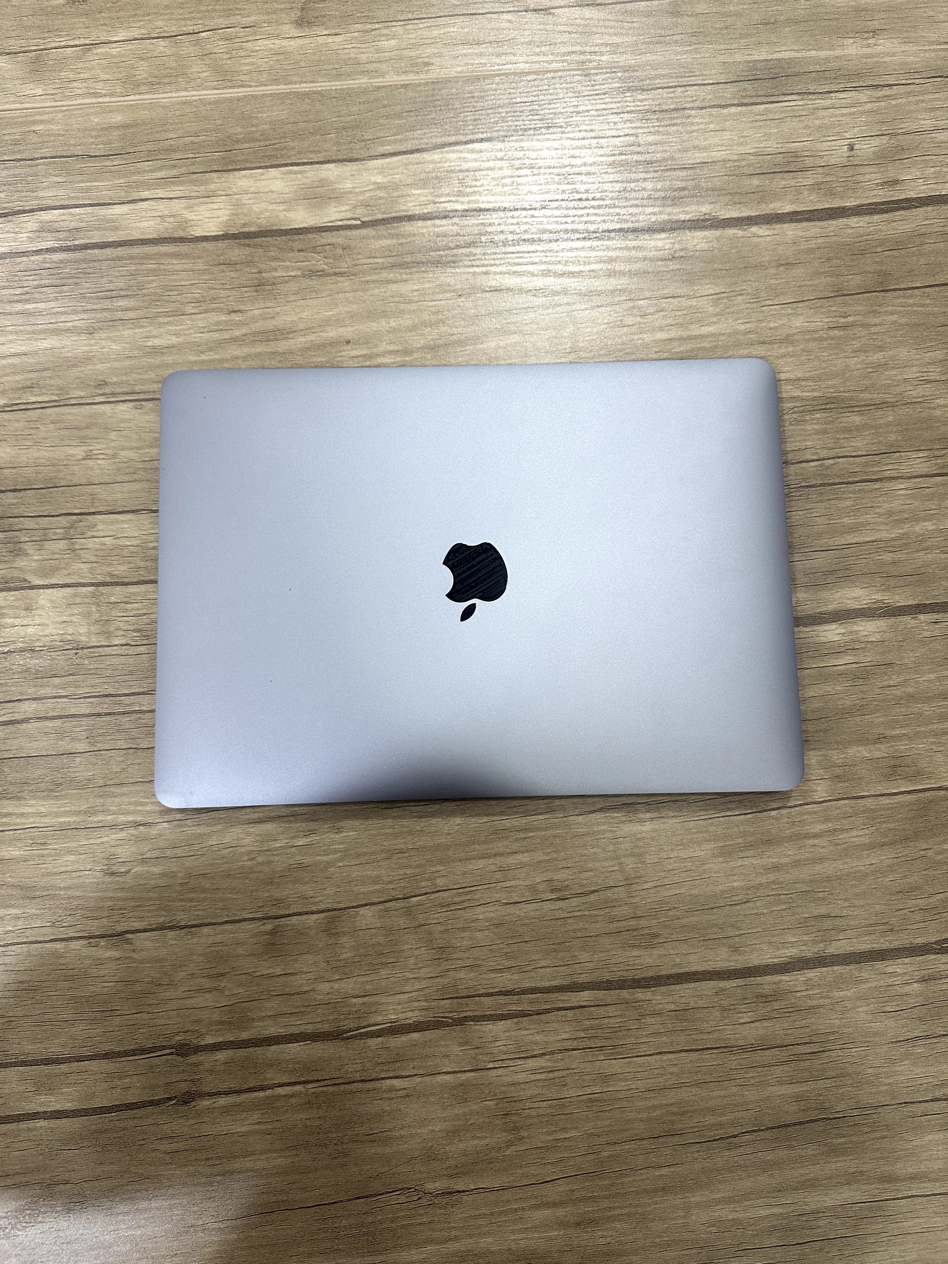 Macbook pro m1 13 inch 8/512 gb