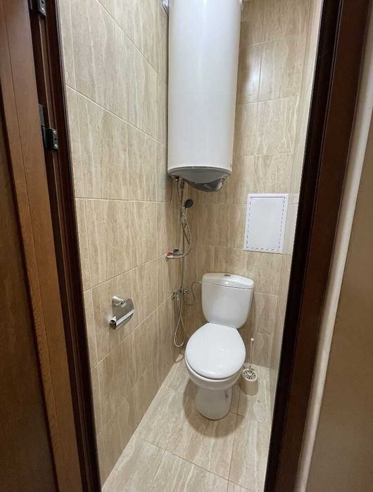 Тристаен апартамент, Широк Център