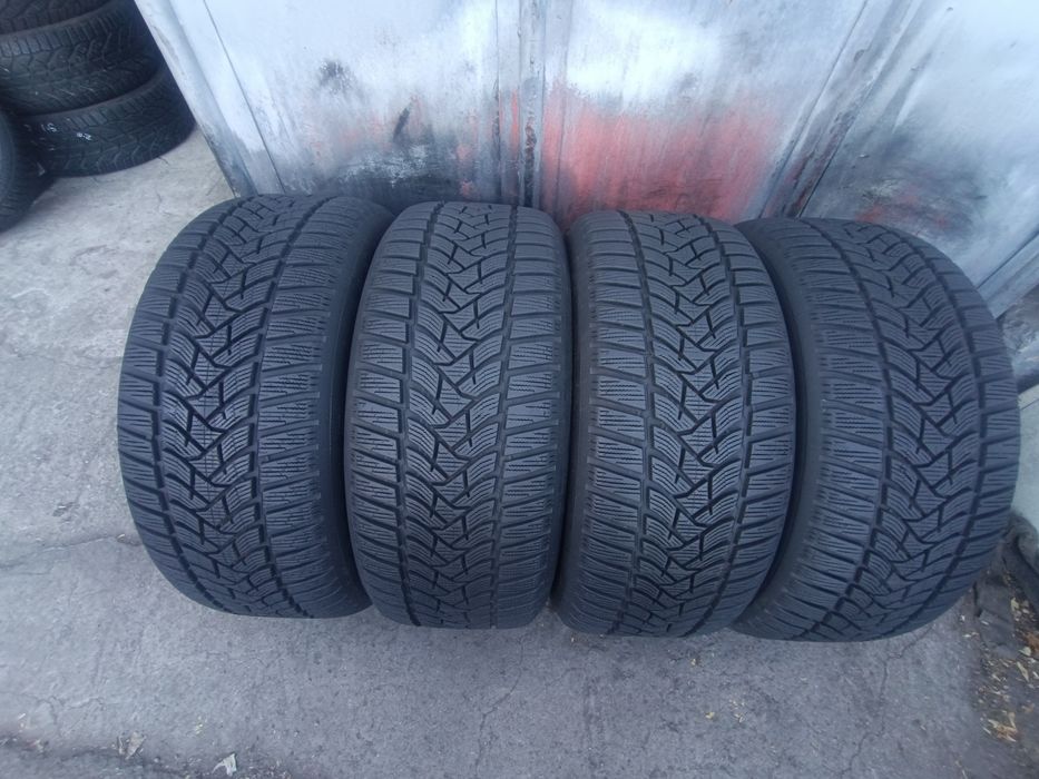 225/50/17 Dunlop .