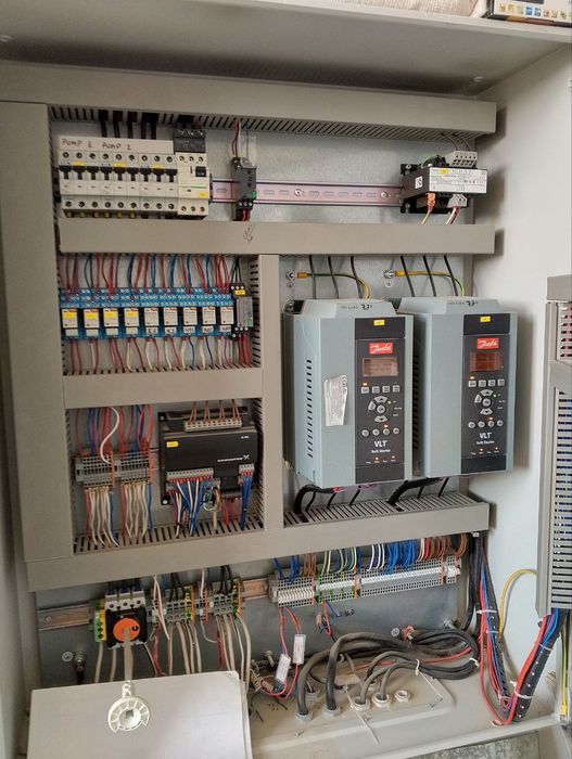 Электрик на част