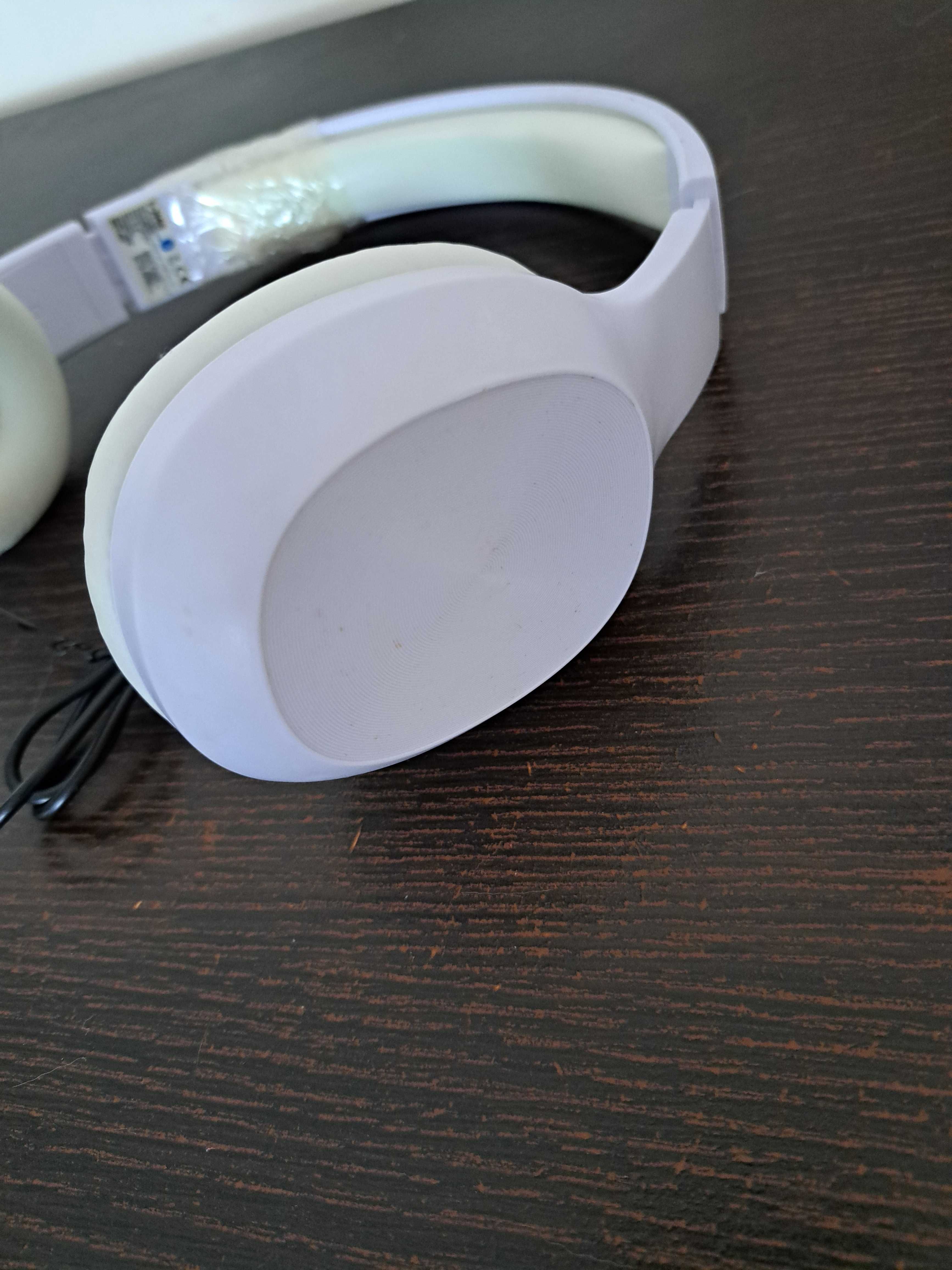 Подарявам bluetooth слушалки