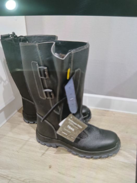 Продам спец обувь кожаные