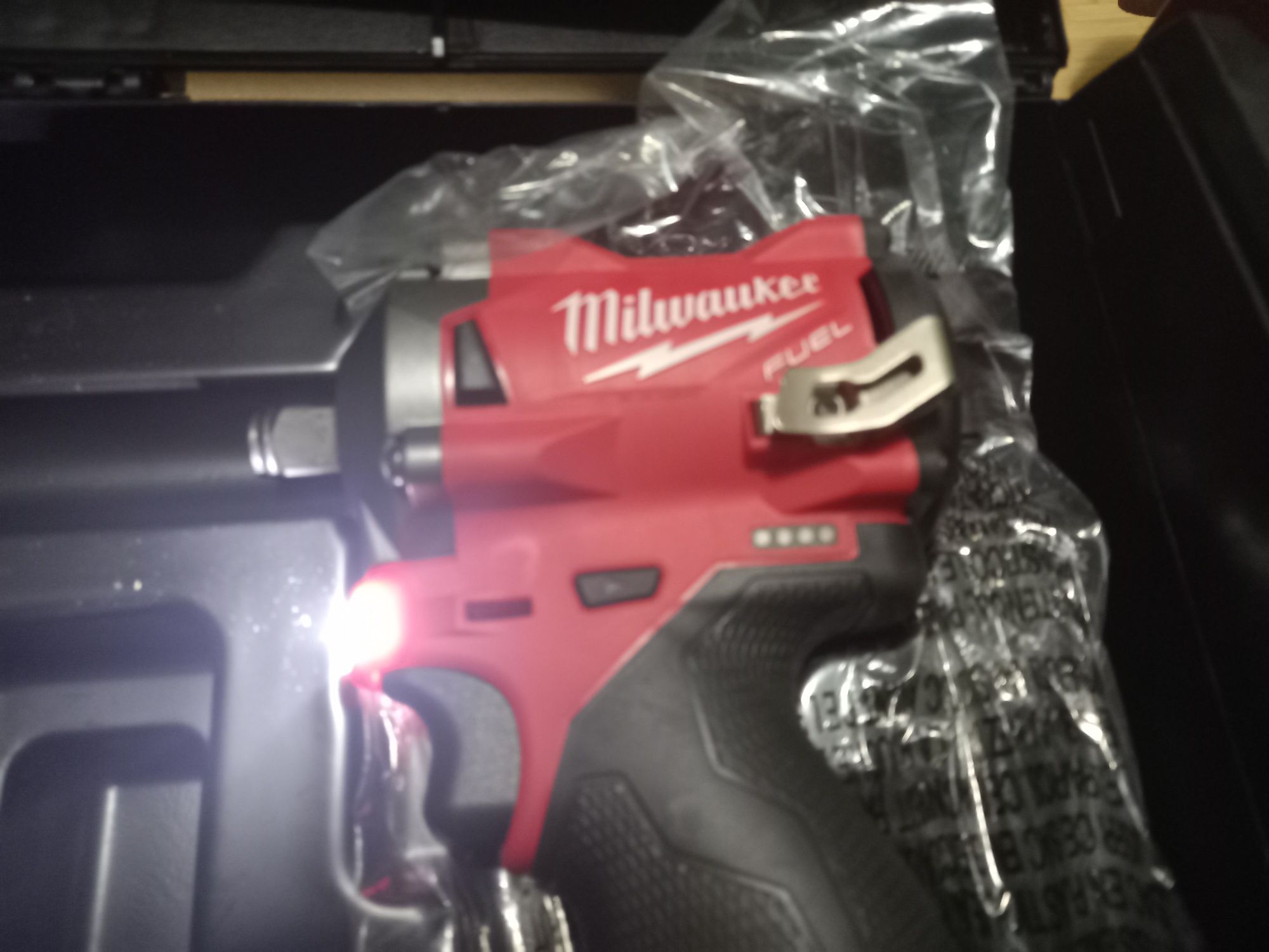 Гайковерт milwakee