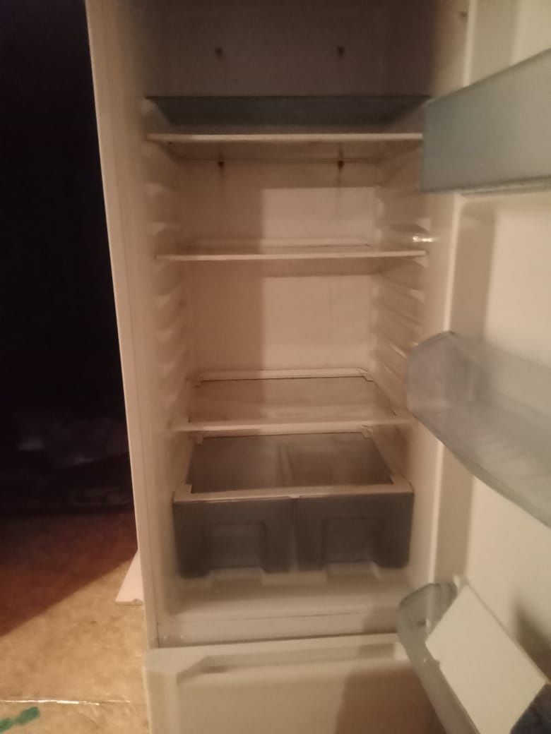 Холодильник 1.90 метр продаю