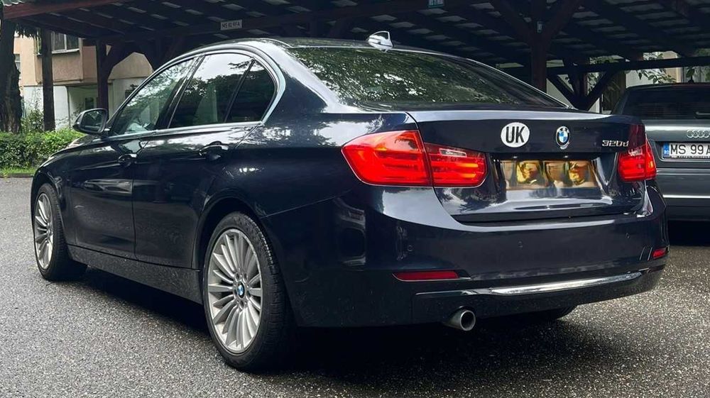 Dezmembrez BMW F30 320D Luxury 2.0D Automat 2015