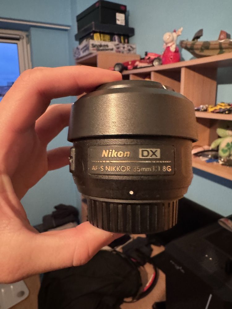 Nikon D7200 + Nikon 18-105mm + Nikon 35mm + Grip