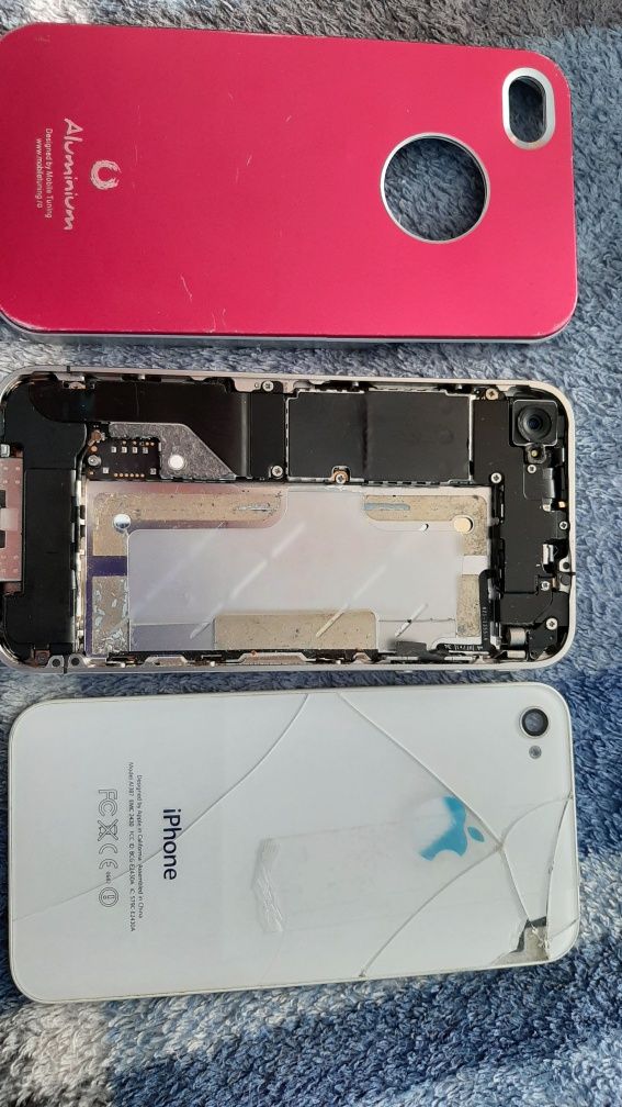 Vand iPhone 4 Funcțional sau pt Piese