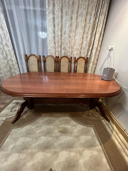 Продается стол со стульями