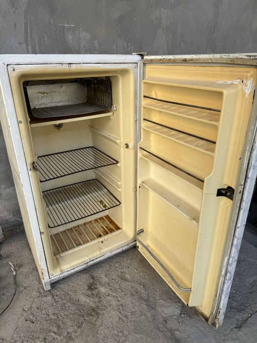 Срочно холодильник продается!