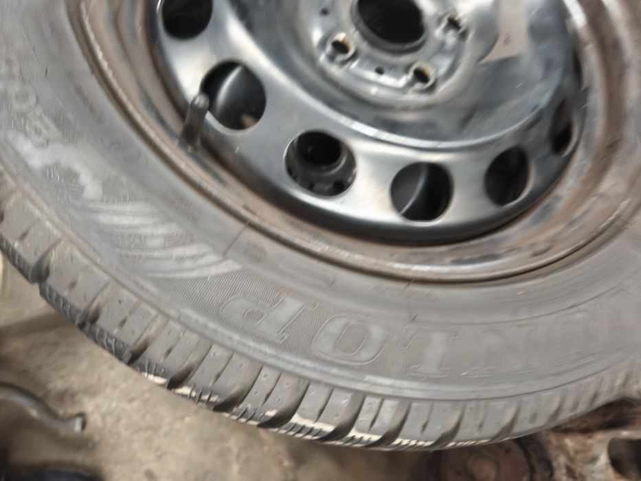 Set de roti. 205 /55/16 Dunlop de iarna
