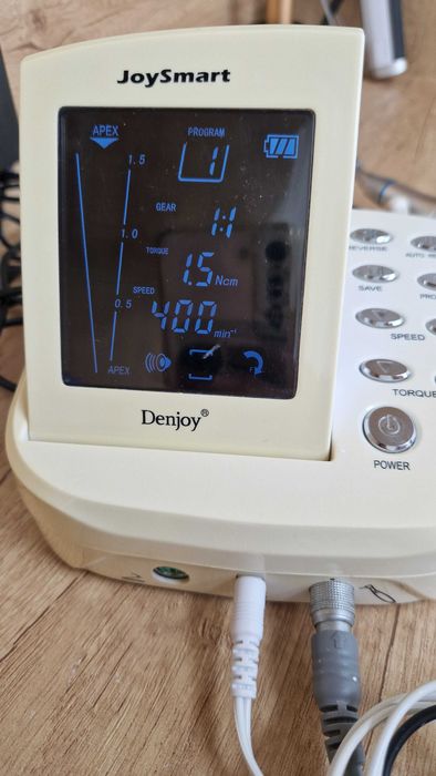Endomotor cu apex locator integrat