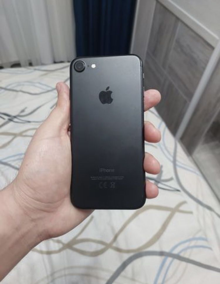 Iphone 7 sotilad