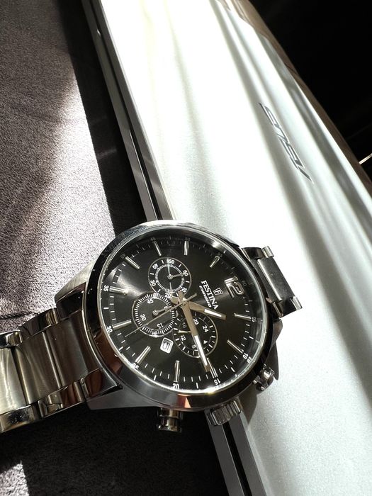 Часовник Festina