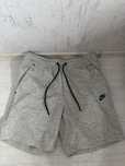 Tech fleece къси гащи