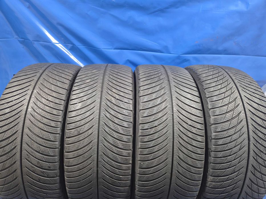 245/45/18 100v Michelin