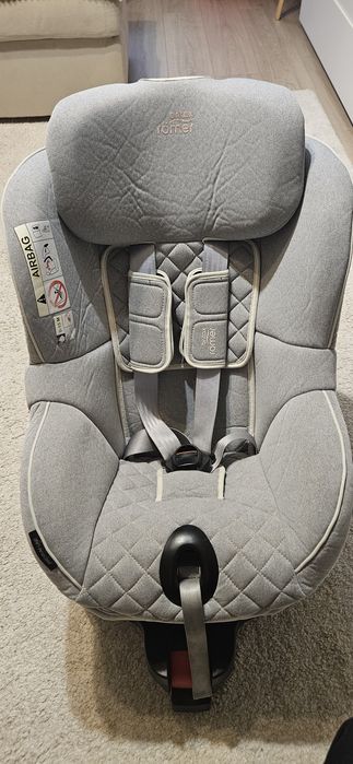 Britax Romer Dualfix M I-size 61-105cm/18kg