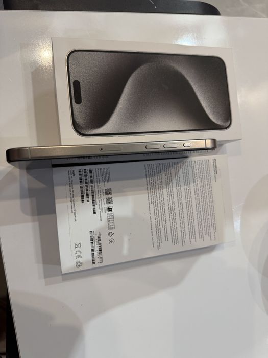 Iphone 15 pro max 256GB бял