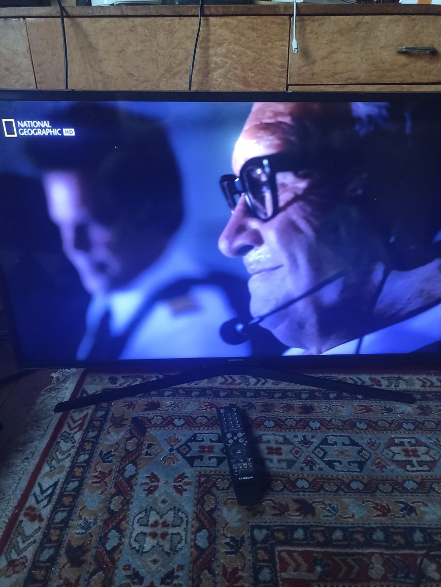 Samsung UE40KU6072U Смарт телевизор