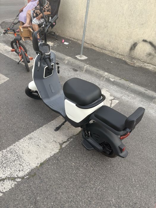 Vand scuter electric