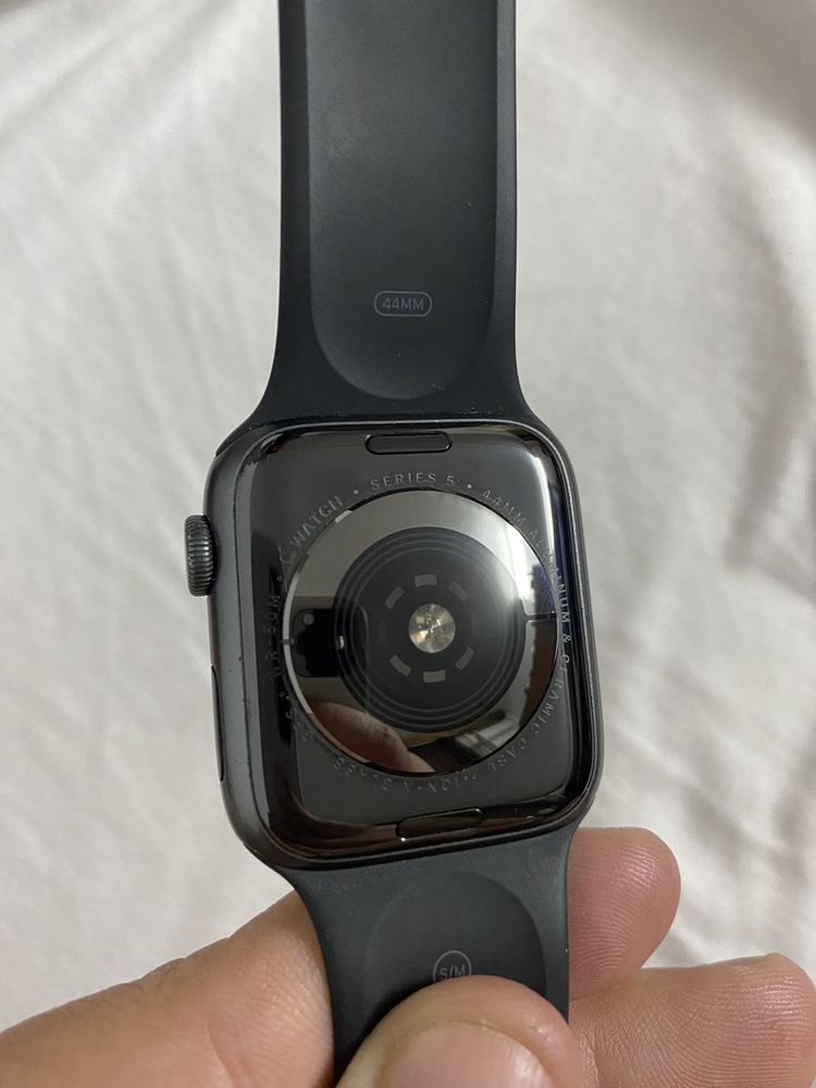 Apple Watch Series 5 GPS 44 mm