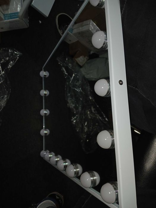 Oglinda machiaj Hansong 56 x 46 cm cu lupa 10X si USB