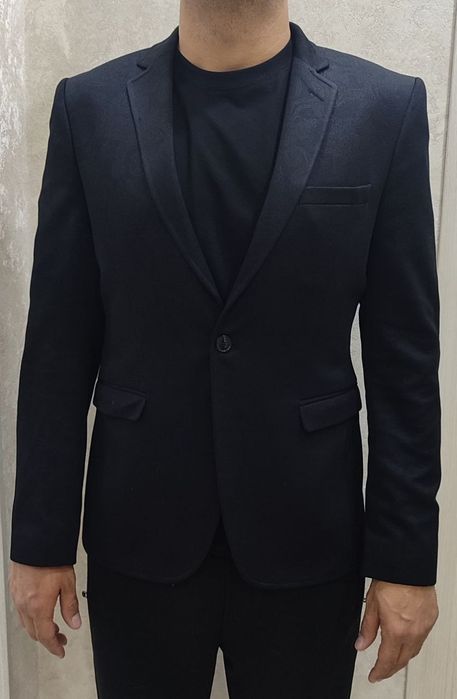 Продаются мужские пиджаки и куртки