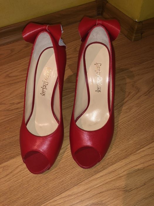 NOU- Pantofi dama,piele naturală, model deosebit, mărimea 39