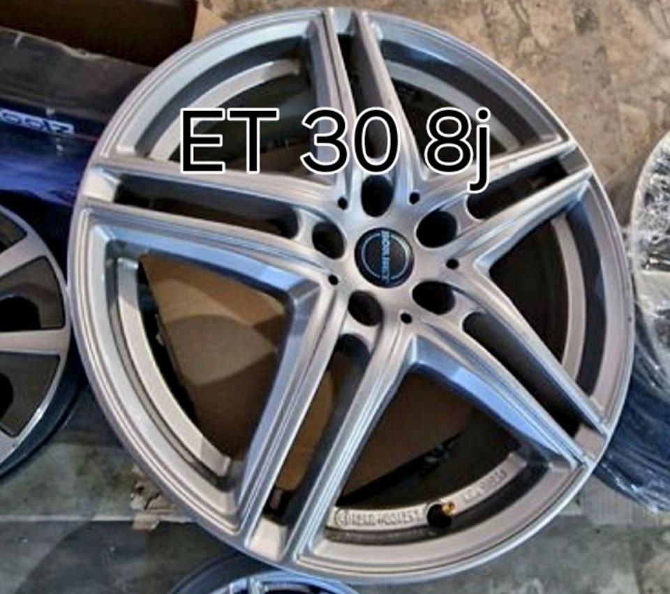 Audi 18 и 19 17 цола Mercedes Audi  5 комплекта . Замъка Ямбол