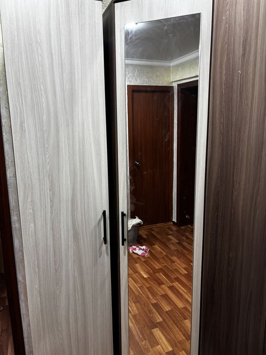 Шифоньер угловой