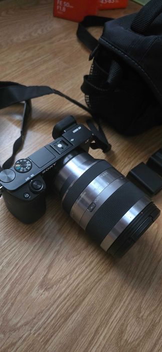 Sony alpha 6000 + Sony 18-200 + Sony чанта + 3 батерии/Sony alpha 6600