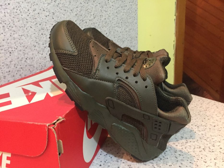 НОВО *** Оригинални Nike Air Max Huarache Run >< Khaki Edition