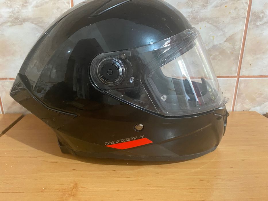 Vand Casca Moto MT Thunder 4 in stare Impecabila + Manusi Moto