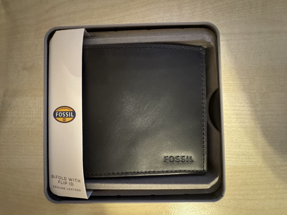 Portofel Fossil din piele