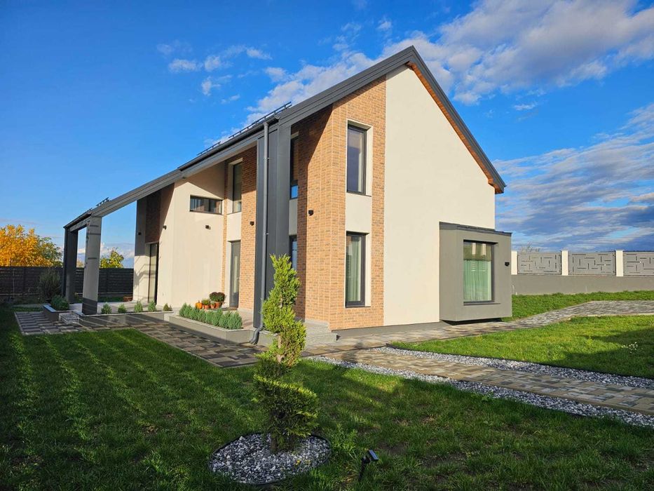 Vila Bucium-Visan, cartier privat, 3bai, 700mp teren, view deosebit