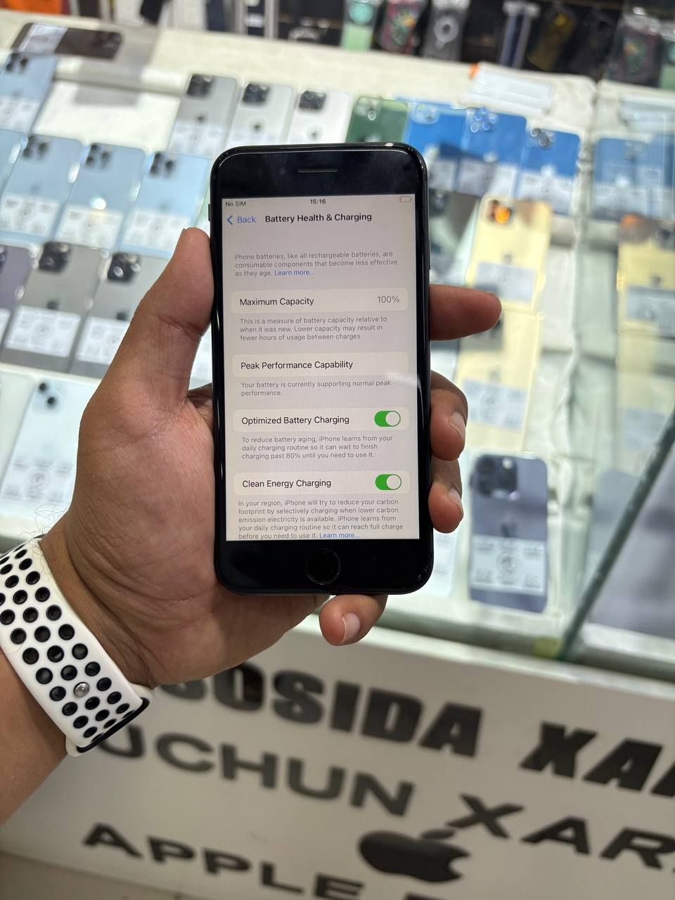 Iphone 8 black..