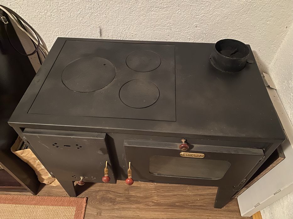 Печка на твърдо гориво