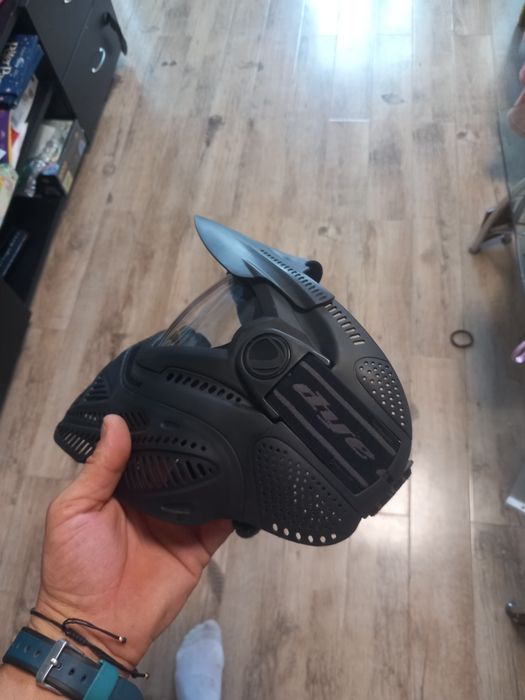 Vesta,casca,centura și masca