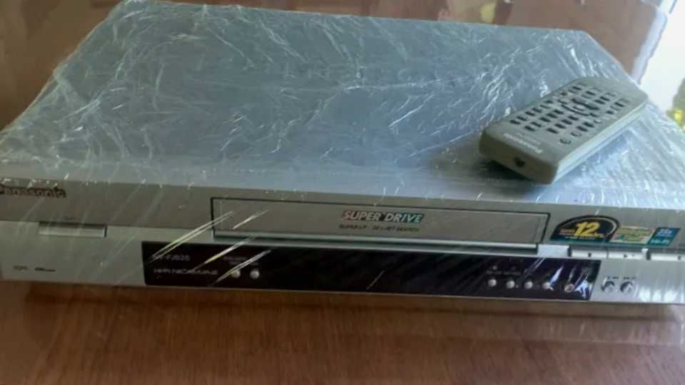 Video recorder Panasonic stereo 6 capete nou