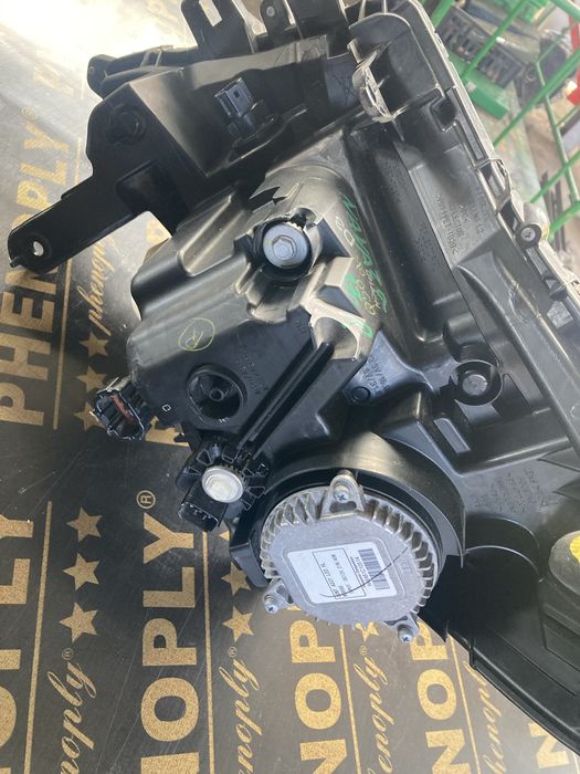 Nissan Navara 2017 година Led Фарове Лед Оборудвани