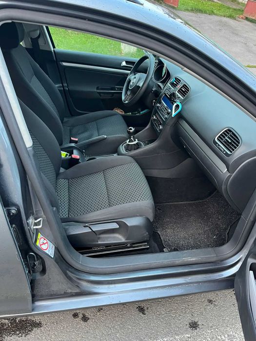 VW Golf 6 / 2010 / 1.6 TDI / 105 CP