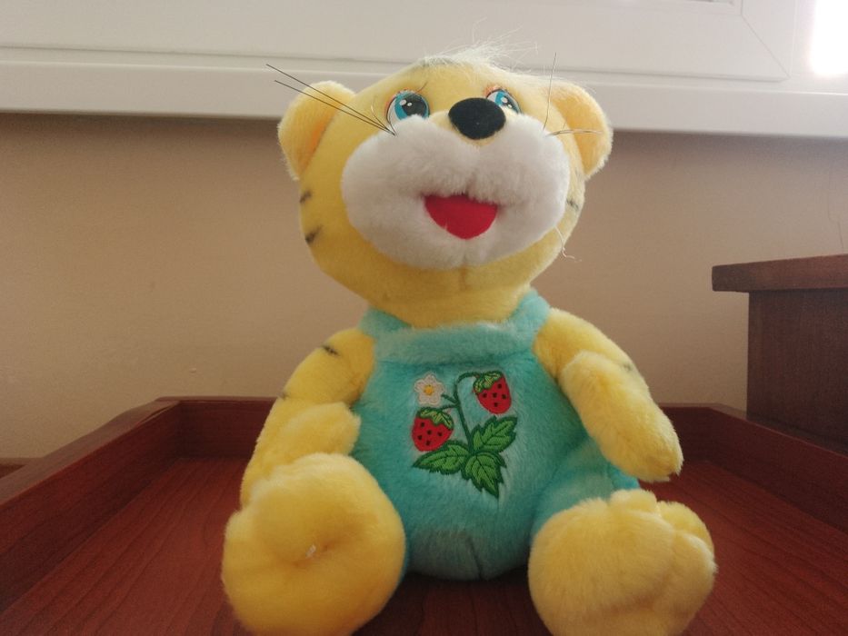 Продавам четири плюшени играчки