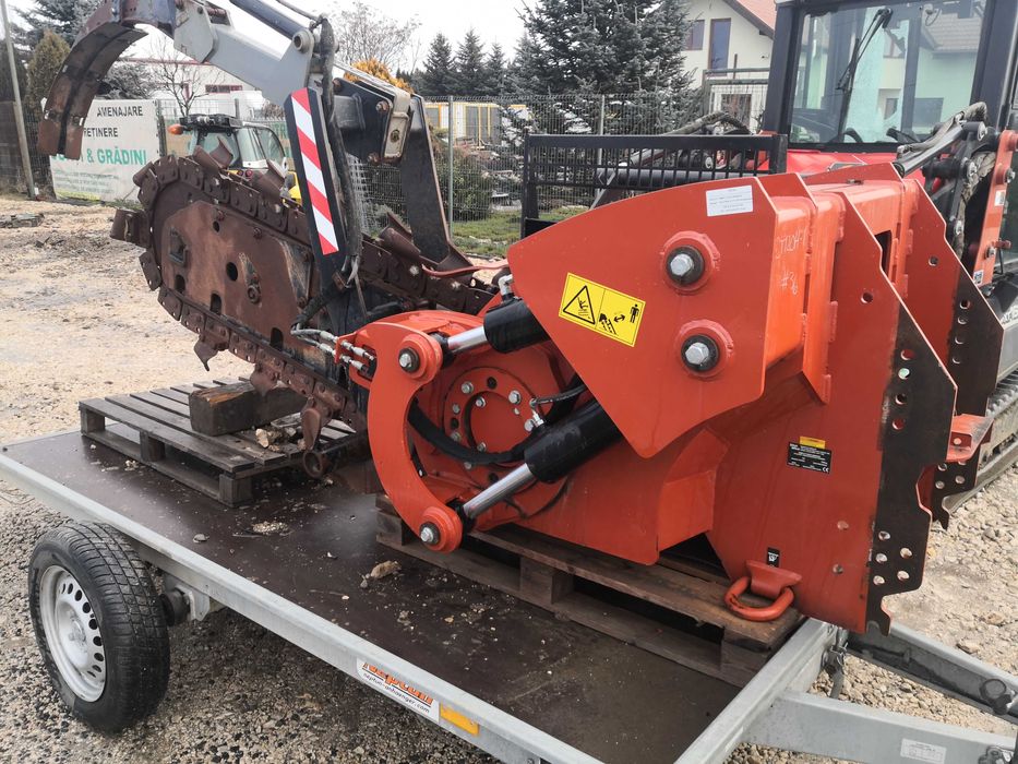 Atașament săpat șanțuri pentru tractor Unac Ditch Witch CTH120